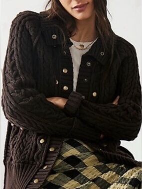 FREE PEOPLE WE THE FREE CLASSIC CABLE CARDI in Midnight Brown NWT sz M